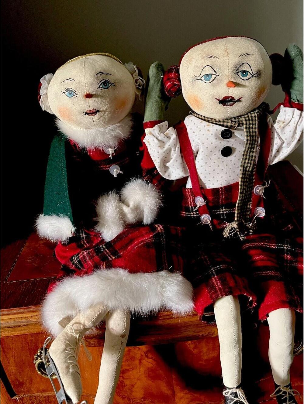 Retired Gathered Traditions Joe Spencer Pair Of Christmas Ice Skaters Karl Katia